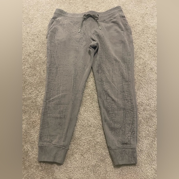 Women’s Lululemon Warm Down Jogger Pants 7/8 Length Thread Dye Rover Black Sz 14 - Picture 7 of 11